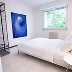 Panoramica Con Giardino A Villa