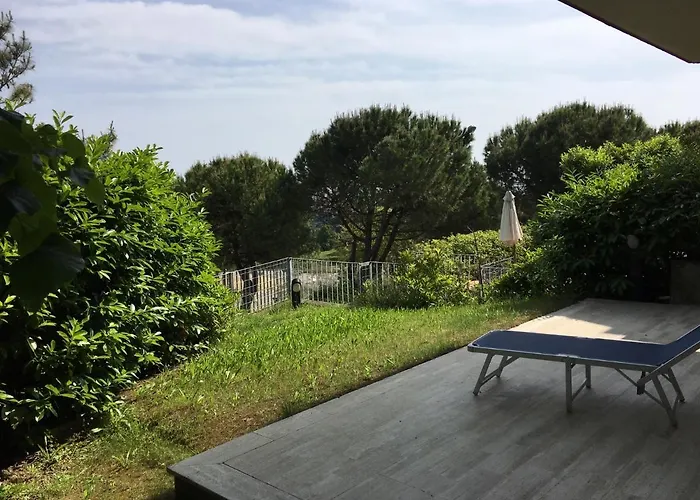 Panoramica Con Giardino A *
