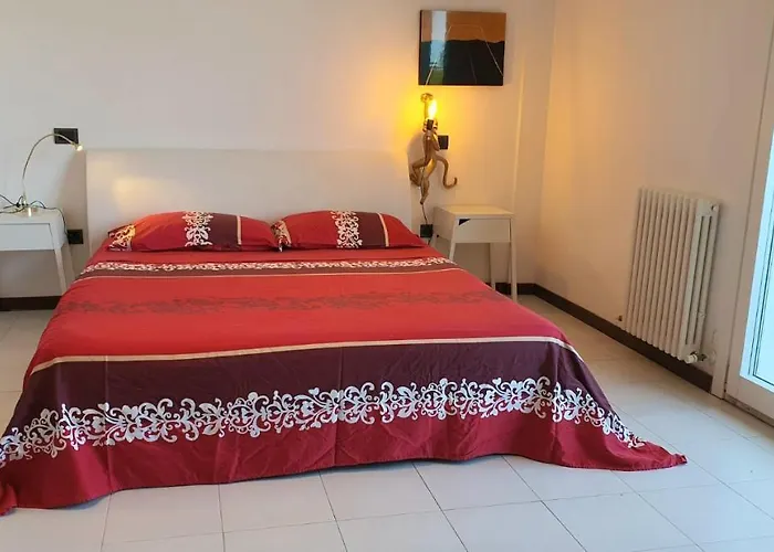 וילה Panoramica Con Giardino A