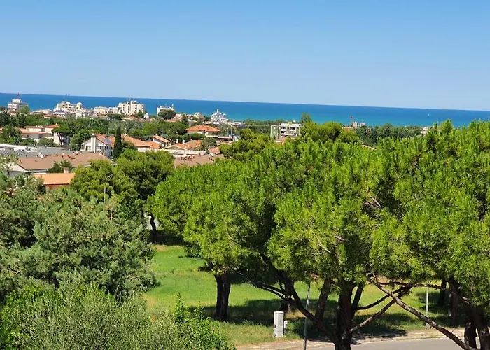 Willa Panoramica Con Giardino A Riccione
