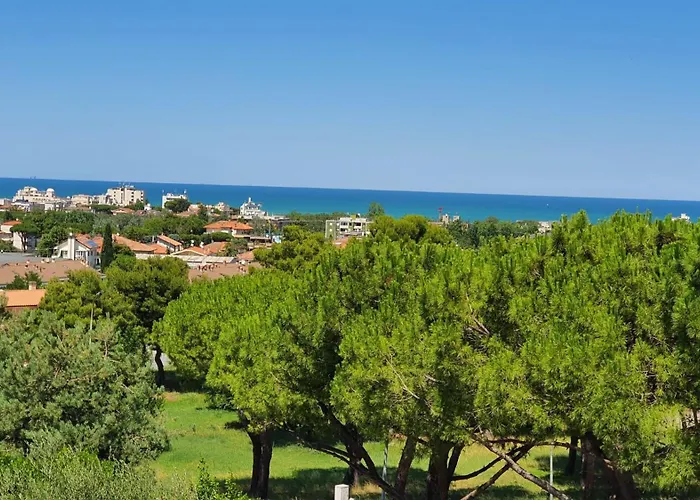 וילה Panoramica Con Giardino A