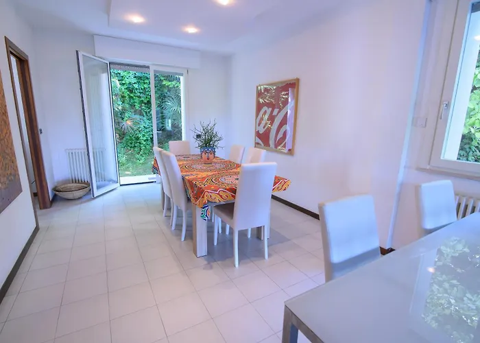 Panoramica Con Giardino A *