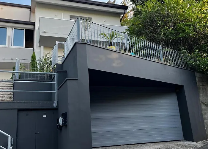 וילה Panoramica Con Giardino A ריצ'יונה