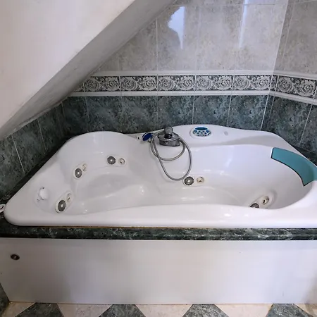 فيلة Panoramica Con Giardino A