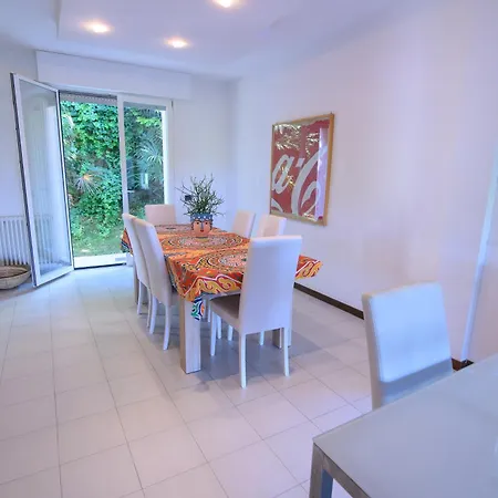 Panoramica Con Giardino A *